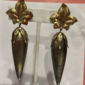 Beautiful Vintage Golden Leaf Earrings-Boutique